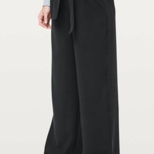 Lululemon Noir sz 12